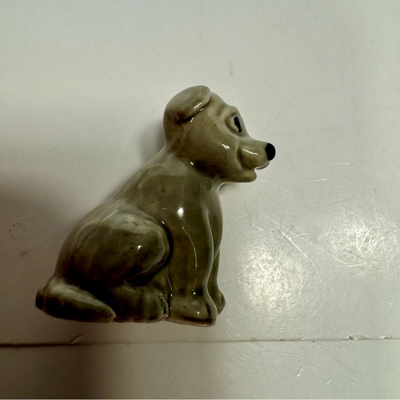 Wade Whimsies puppy dog ceramic figurine. Approx 1.25” - Picture 2 of 8